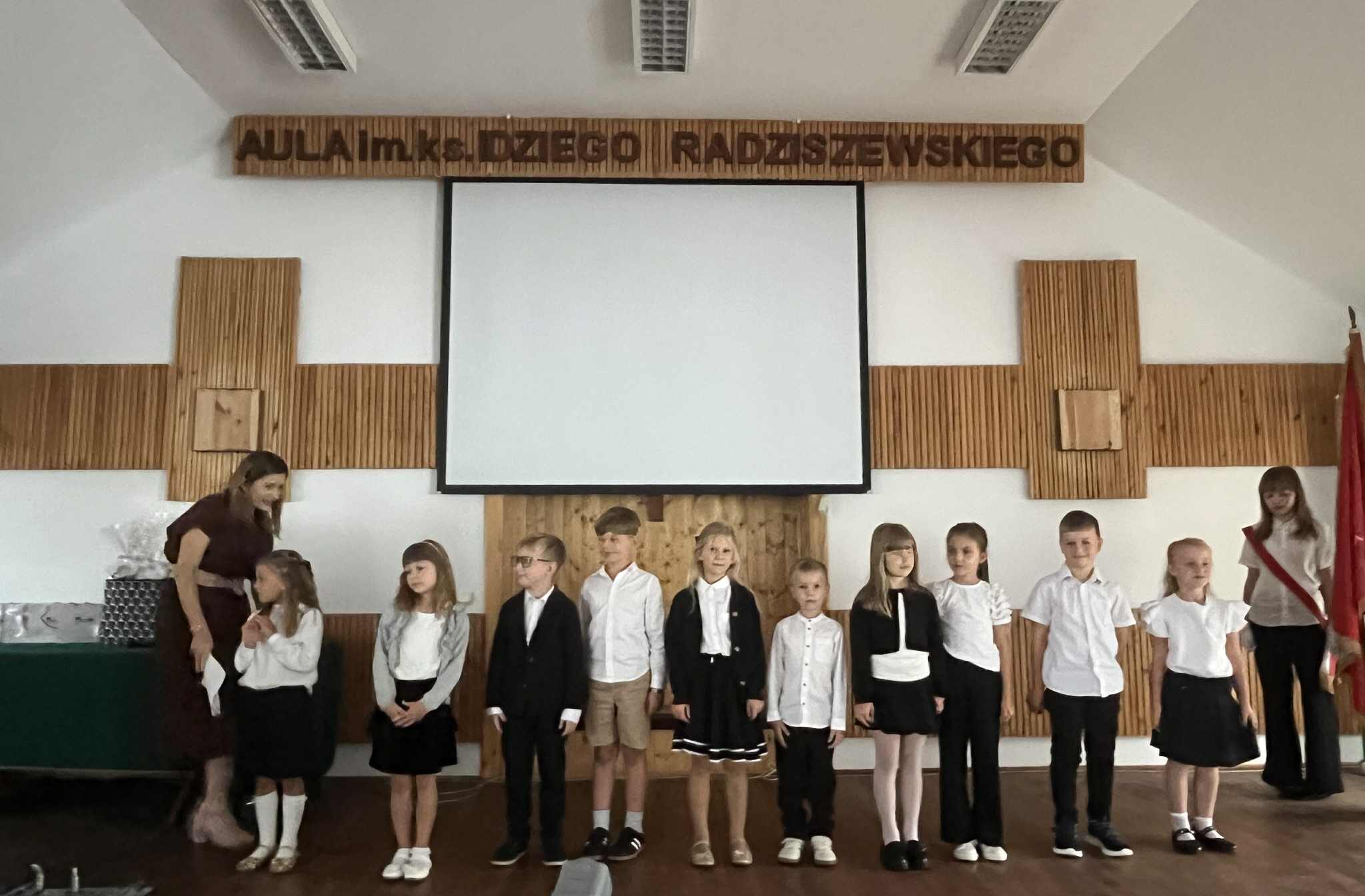 Uroczyste rozpoczęcie roku szkolnego 2025/2026 połączone ze ślubowaniem klasy 1.